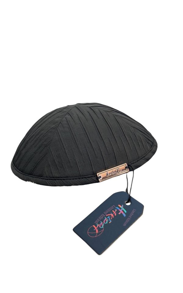 כיפה דגם שחור 𝙻𝙸𝙼𝙸𝚃𝙴𝙳 𝙴𝙳𝙸𝚃𝙸𝙾𝙽